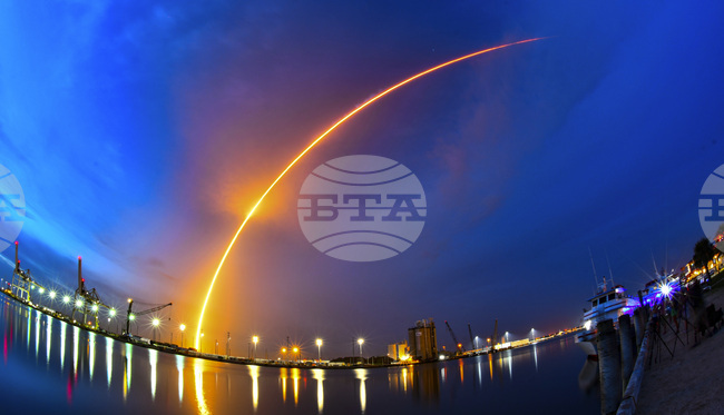 АП: Безплатният достъп до „Старлинк“ в Иран е възприеман като повратна точка за разпространяване на посланията на протестиращите