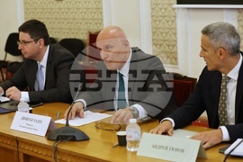 Парламент - Комисия по бюджет и финанси