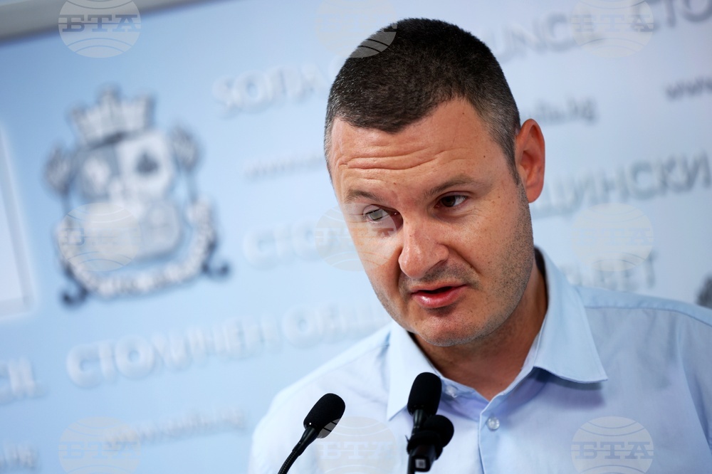 Общински съветници - пресконференция - Симеон Ставрев