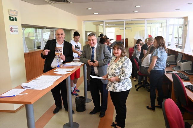 УНСС: Излезе третото класиране в УНСС, остават единични бройки за няколко специалности и в съвместните програми с други университети