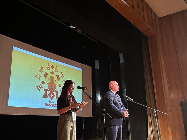 МОН: Български ученици със 79 медала по лингвистика