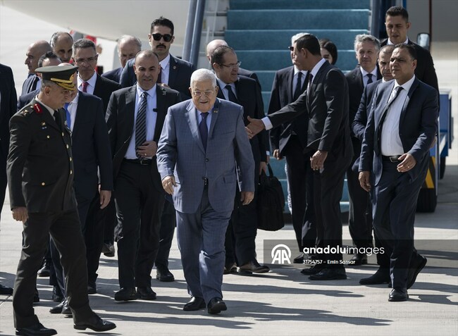Палестинският президент Махмуд Абас пристигна на посещение в Турция