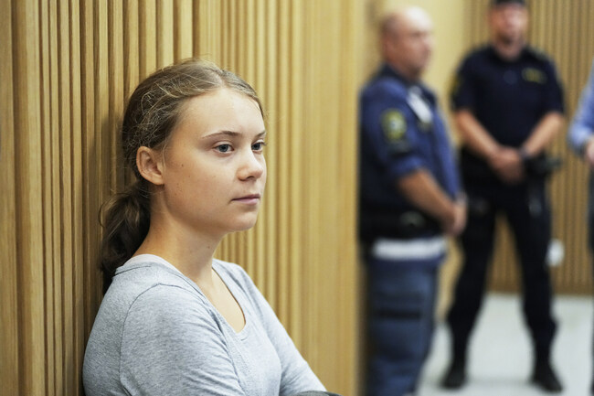 Срещу Грета Тунберг отново е повдигнато обвинение за неизпълнение на полицейско разпореждане