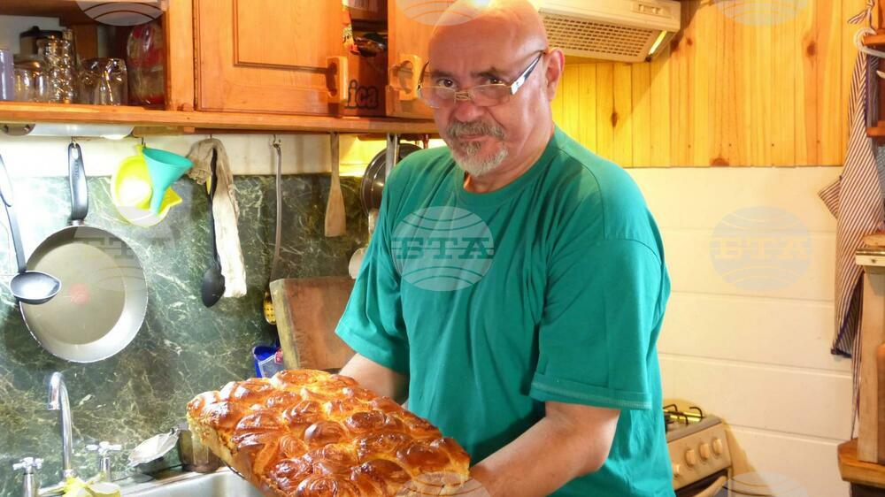 "Антарктическа кухня" е уникална книга, в която за първи път се разказва за храната на Ледения континент, подготвяна в 29-те полярни бази, каза проф. Христо Пимпирев