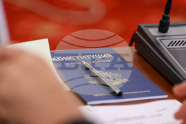 Парламент - Комисия по конституционни въпроси