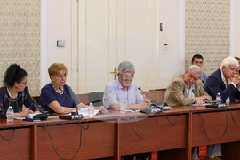 Парламент - Комисия по конституционни въпроси