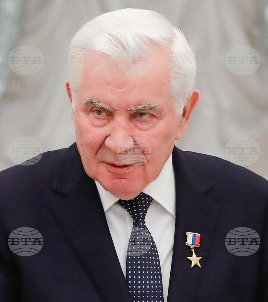 85-годишният легендарен треньор Николай Карпол се връща начело на волейболния руски Уралочка (Екатеринбург)