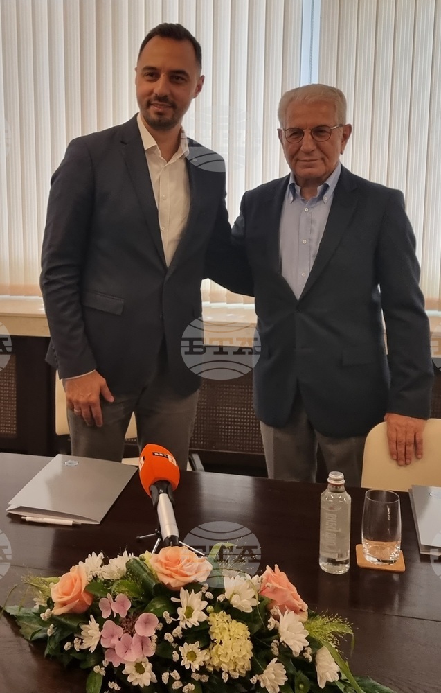 "Алкомет" АД е пример как трябва да се развива българската индустрия, според министър Богдан Богданов