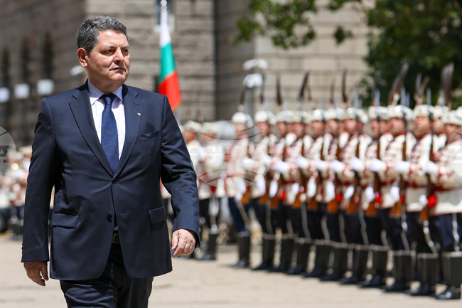 Месауд Мехила - акредитивни писма - връчване