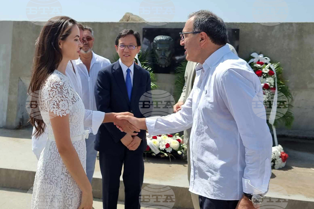 Свети Влас - барелеф - японски самурай - откриване