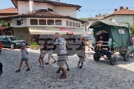 Ловеч - семейство - пътешествие с каруца