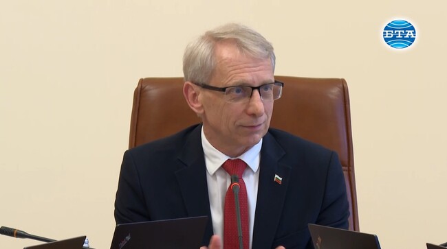 Най-важната точка на днешното правителствено заседание е приемането на управленската програма, заяви премиерът Николай Денков