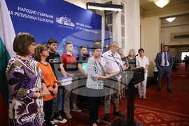 Парламент - БСП за България - пресконференция