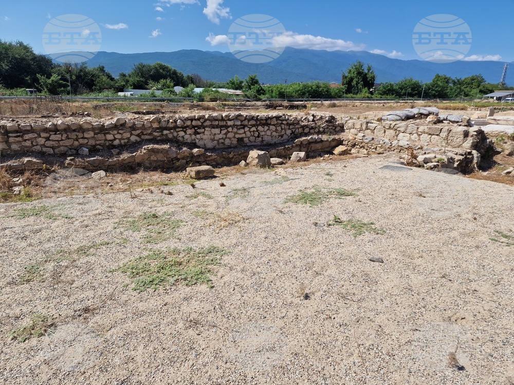 Петрич - kаменна оброчна плочка - Хераклея Синтика