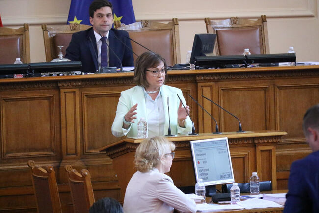 БСП предупреди за заложени в бюджета бомби и опасността да се режат доходи на хората, ако парите не дойдат заради разправиите на управляващите