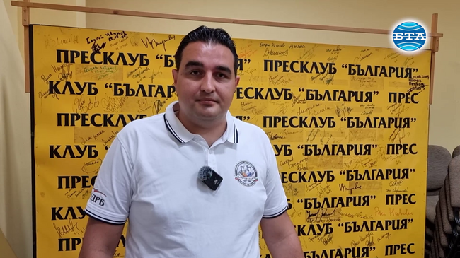 Доброволци продължават да помагат за овладяването на пожарите в страната, заяви председателят на НАДРБ Ясен Цветков