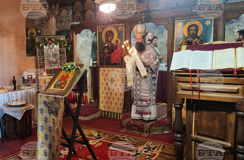 Видин - храм „Св. Пантелеймон" - литургия