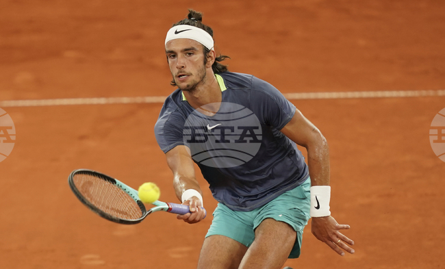 Музети и Де Минор започнаха с победи на турнира по тенис в Барселона, Хачанов отпадна