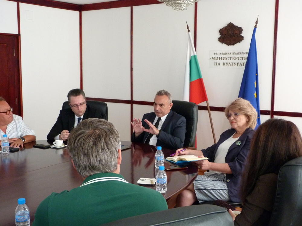 Министър Кръстю Кръстев разговаря днес в Министерството на културата с актьори от трупата на Народния театър „Иван Вазов“