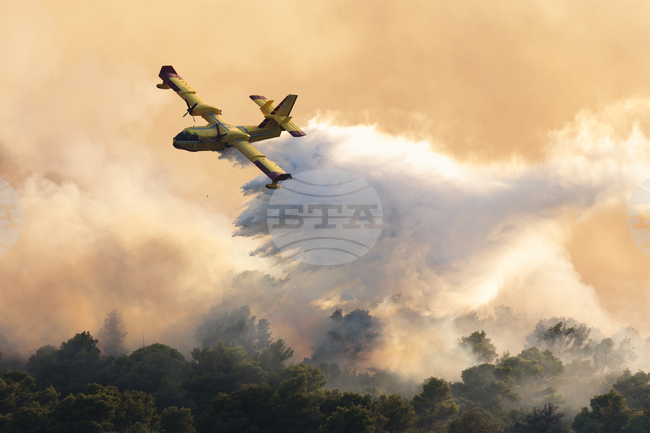 Пожарът край Дубровник е под контрол от хърватска страна, все още е активен в Босна и Херцеговина