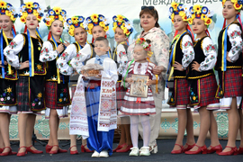 Сърбия - Международен фолклорен фестивал - "Босилеградско краище пее и танцува"