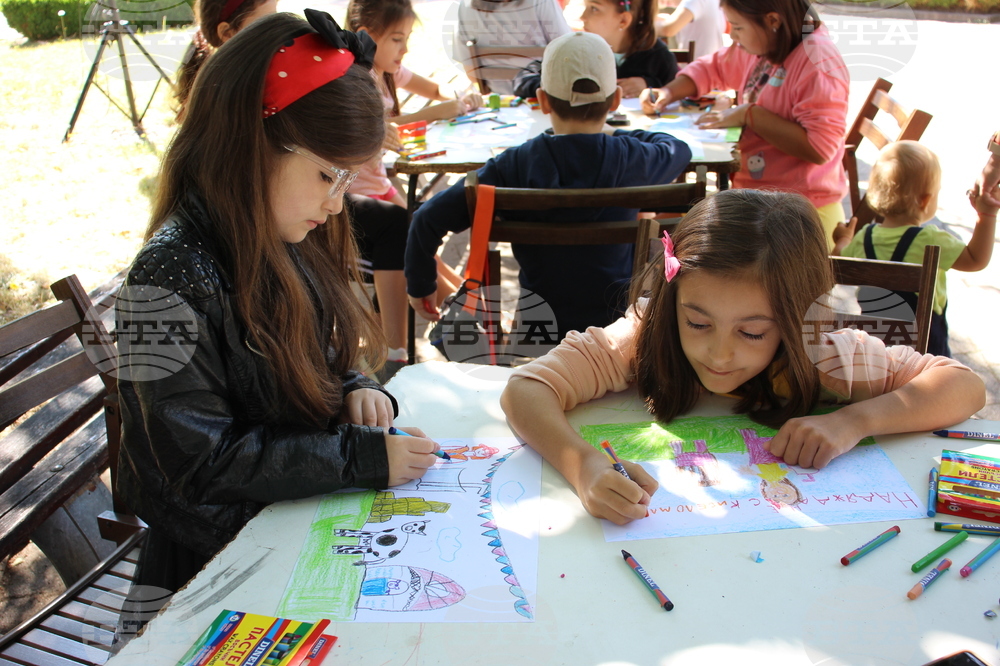 Разград - Панаир на киселото мляко - рисуване на открито