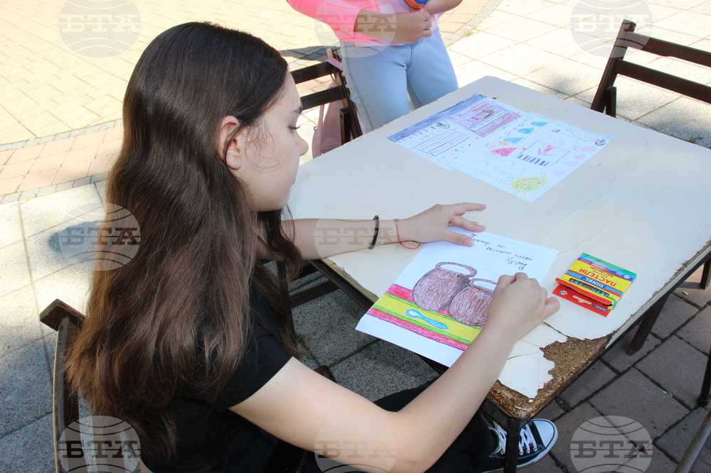 Разград - Панаир на киселото мляко - рисуване на открито