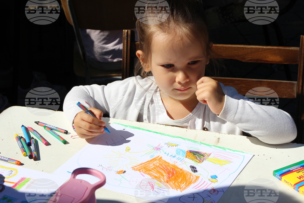 Разград - Панаир на киселото мляко - рисуване на открито