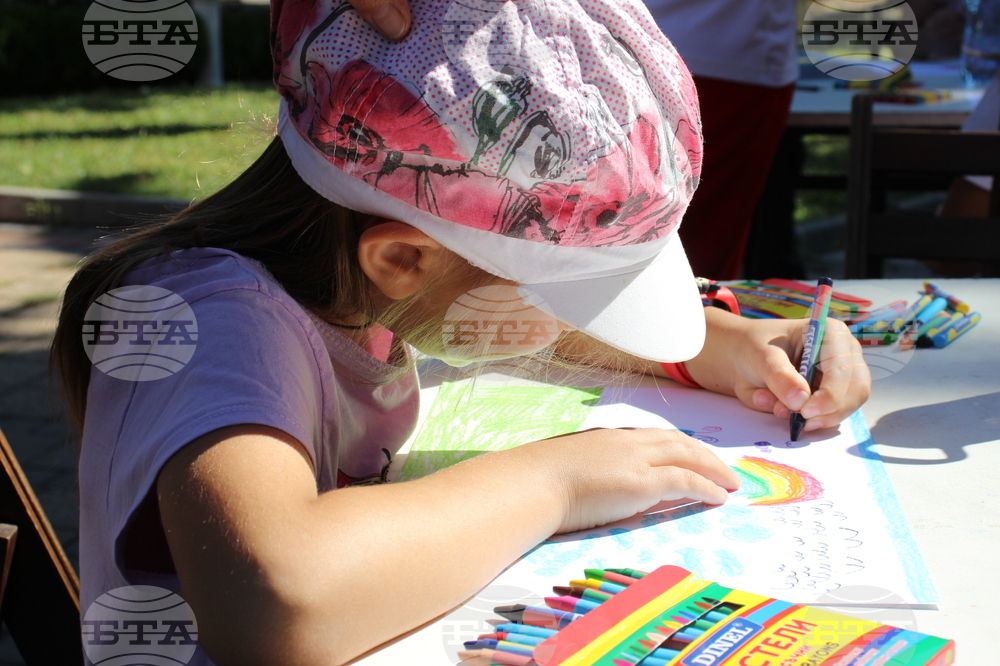 Разград - Панаир на киселото мляко - рисуване на открито