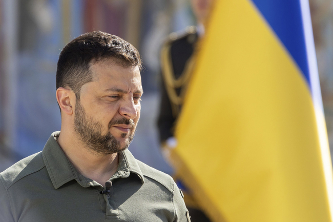 Зеленски: Боевете на фронта са тежки, но украинските сили доминират