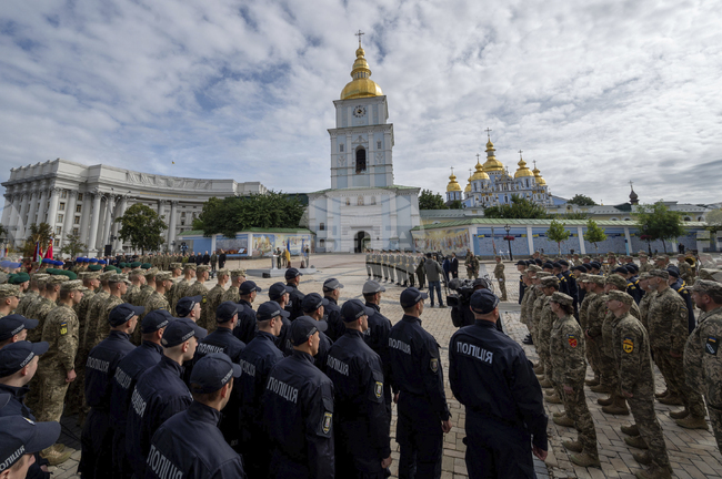 Украйна отбелязва днес Деня на украинската държавност