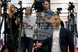 Парламент - кулоари - Делян Добрев