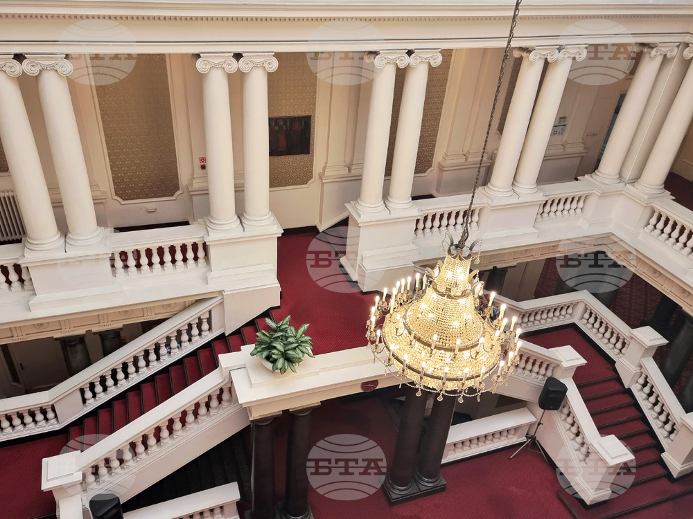 Парламент - кулоари