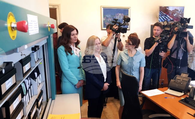 Парламент - деловодство - промени в Конституцията