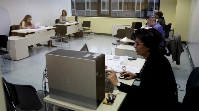 АНА-МПА: Първите преподаватели по цифрови умения за държавни служители в Гърция завършват държавната програма на Майкрософт