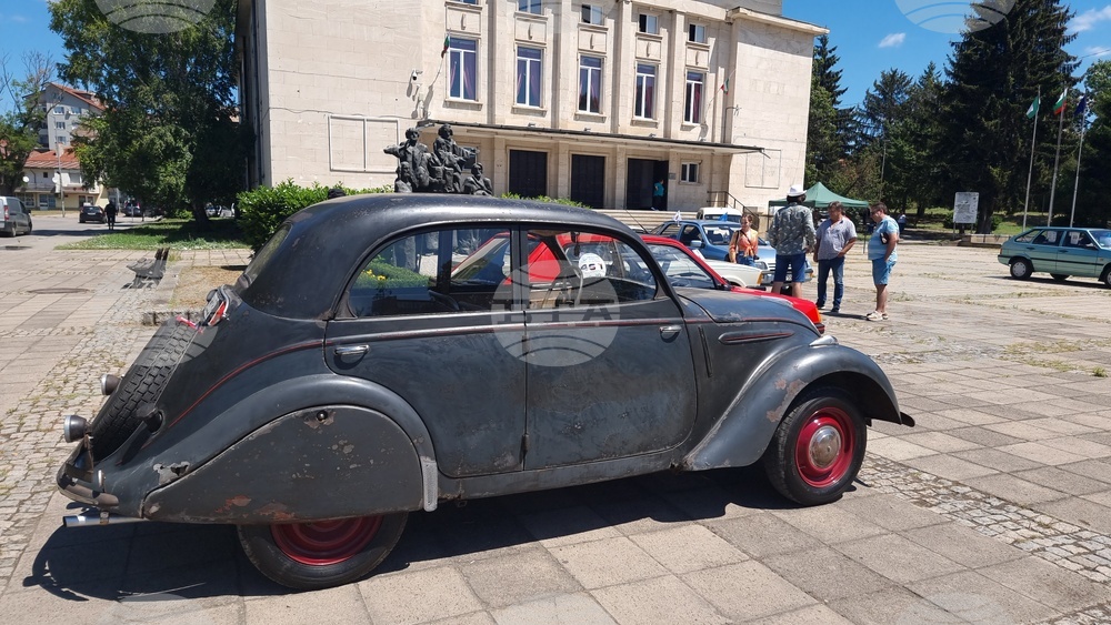 Разград - ретро парад - коли