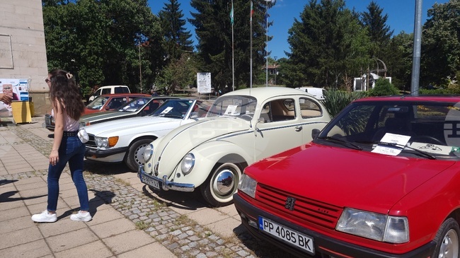 Разград - ретро парад - коли