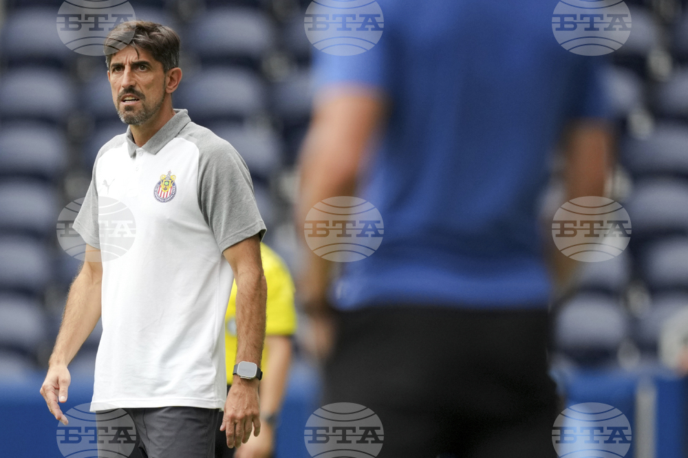 Националният селекционер по футбол на Сърбия Велко Паунович иска да се посъветва с Желко Обрадович