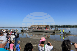 Свищов - река Дунав - преплуване 