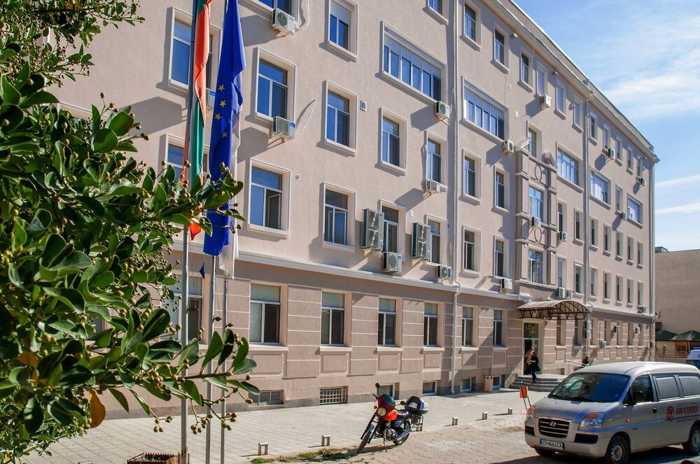 Ученици направиха дарение за Отделението по детски болести в сливенската болница