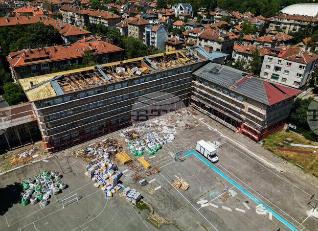 Училище - ремонт на покрив