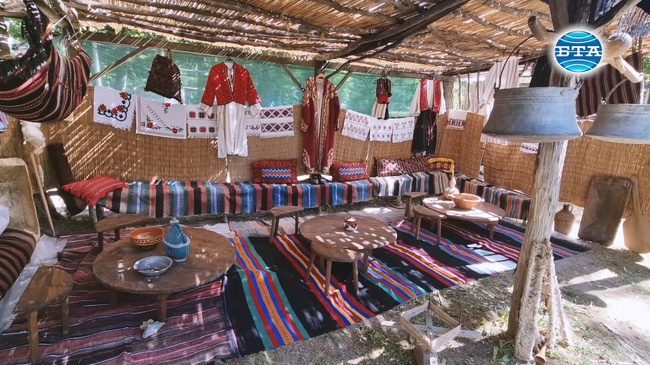 Котел е домакин на седмото издание на Фестивала на етносите, багрите и котленския килим