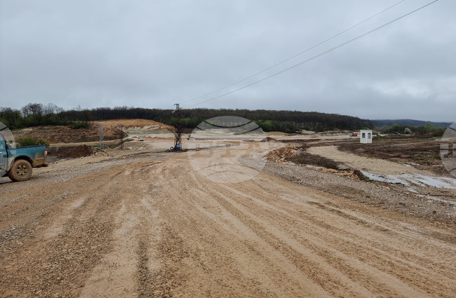 Временно е ограничено движението по пътя Дренов - Александрово заради строителни дейности на автомагистрала „Хемус“