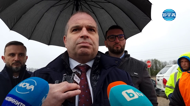 Държавата дължи 34 млн. лева с ДДС за извършени строителни дейности на АМ "Хемус", установи по време на инспекция министър Караджов