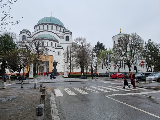 Сърбия вече губи над милиард долара годишно, независимо дали е въвела или не санкции срещу Русия, посочват икономисти