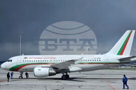 Президент - Португалия самолет