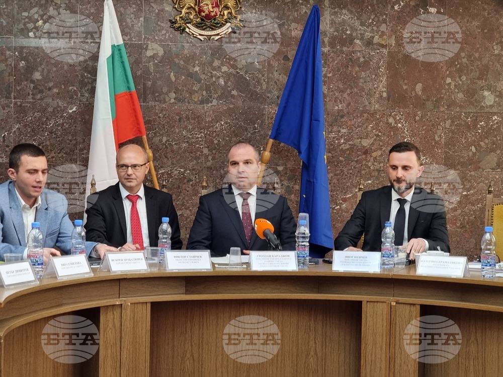 Не виждам и най-малък симптом за разклащане на правителството, заяви министър Гроздан Караджов