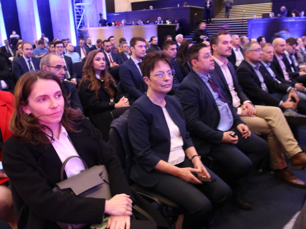 Анастасова на откриването на института INSAIT: Такива събития ще задържат децата ни в България