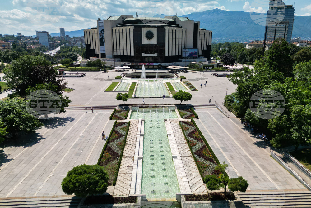 НДК - фонтани - изглед