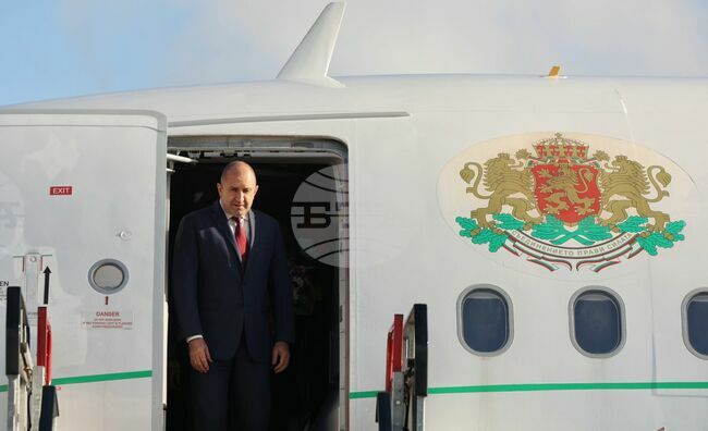 Президентът Румен Радев пристигна в двореца „Бленъм“ във Великобритания за участие в срещата на върха на Европейската политическа общност